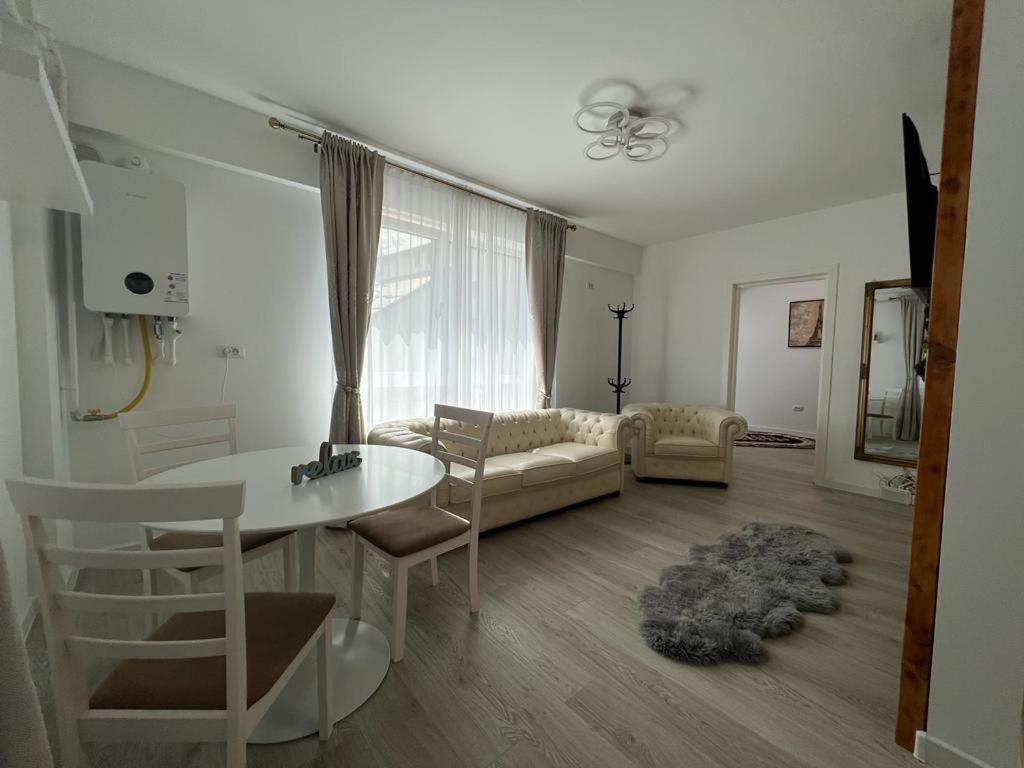 Urban Apartments And Studios - City Center Iasi Exteriör bild