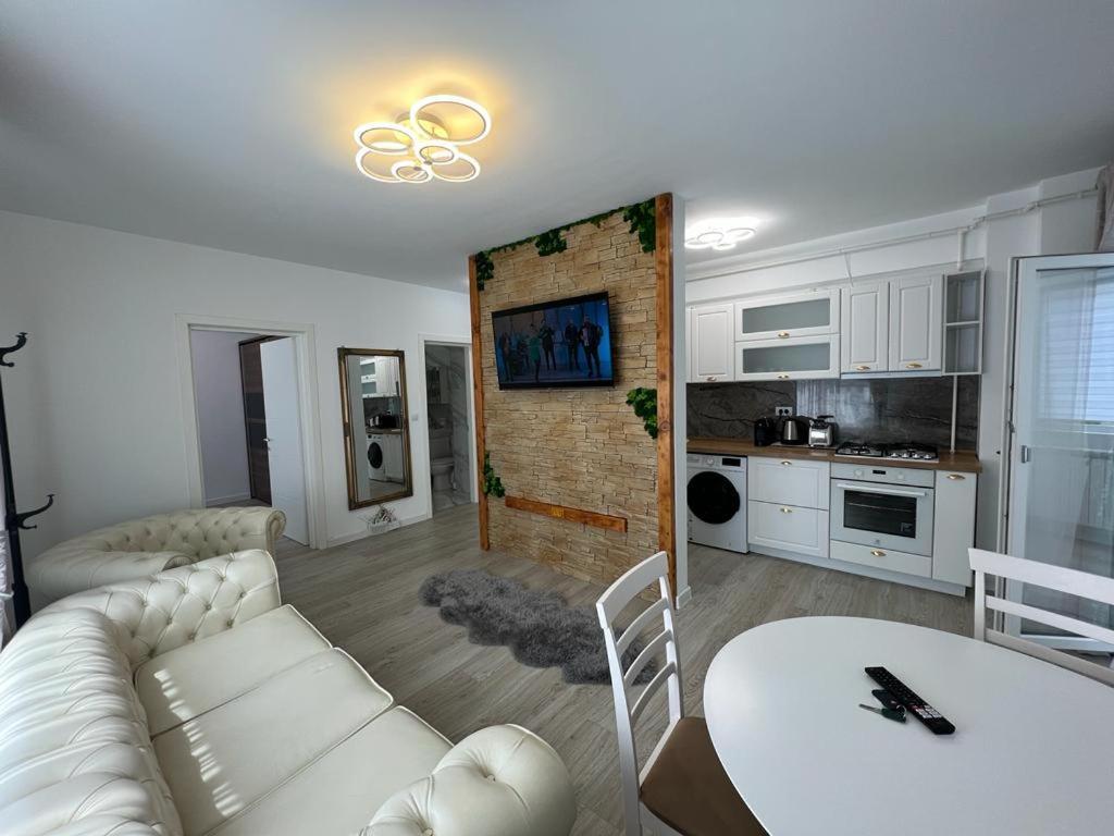 Urban Apartments And Studios - City Center Iasi Exteriör bild