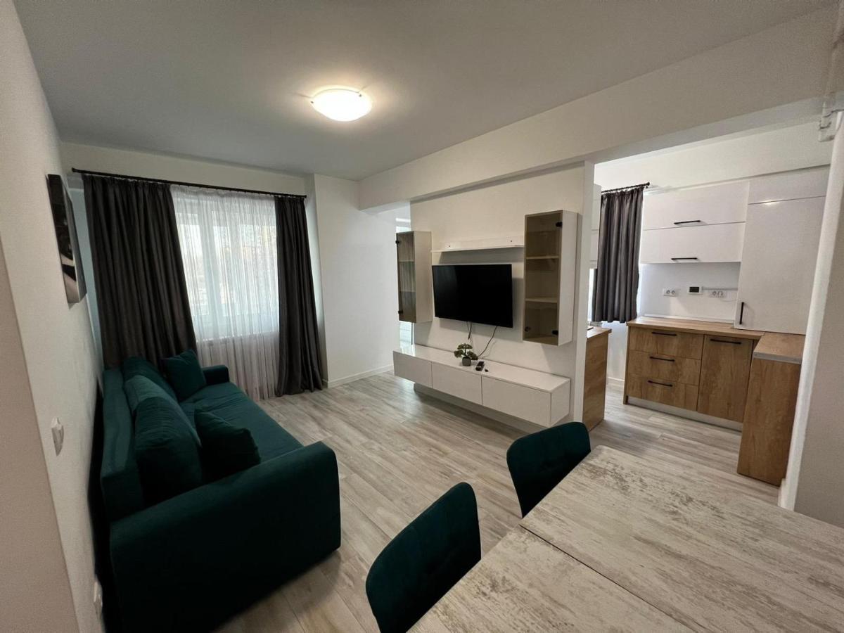 Urban Apartments And Studios - City Center Iasi Exteriör bild