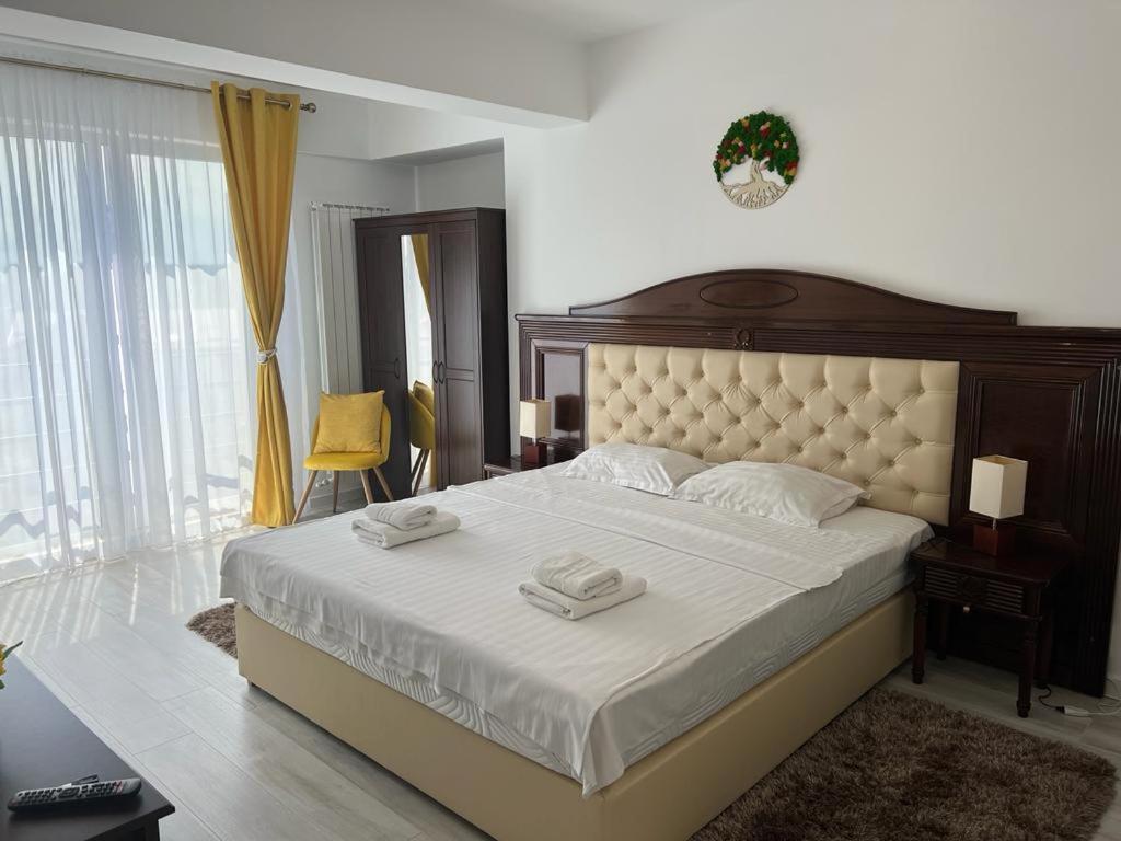 Urban Apartments And Studios - City Center Iasi Exteriör bild