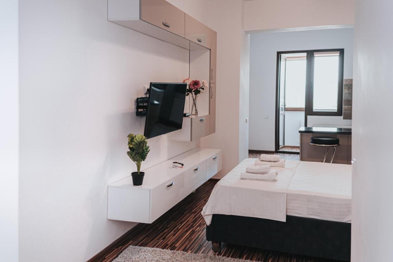 Urban Apartments And Studios - City Center Iasi Exteriör bild